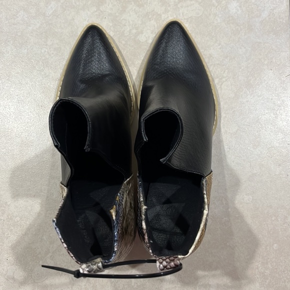 Black & Animal Print Ankle Boots-Size 9 - Picture 2 of 4
